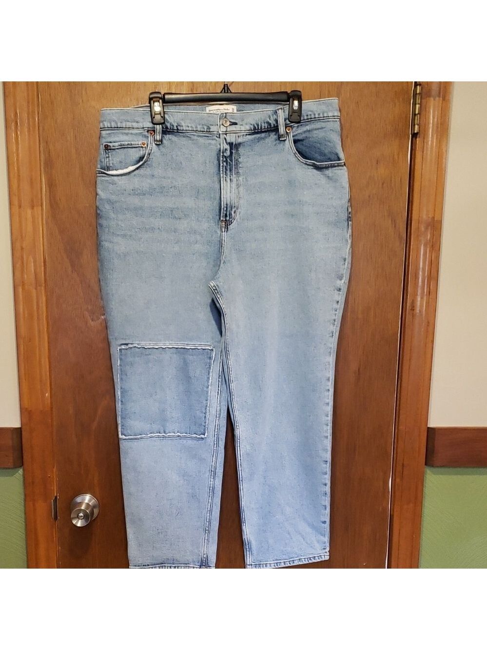 Abercrombie & Fitch Ankle Straight Ultra High Rise Denim Jeans in Light Blue.